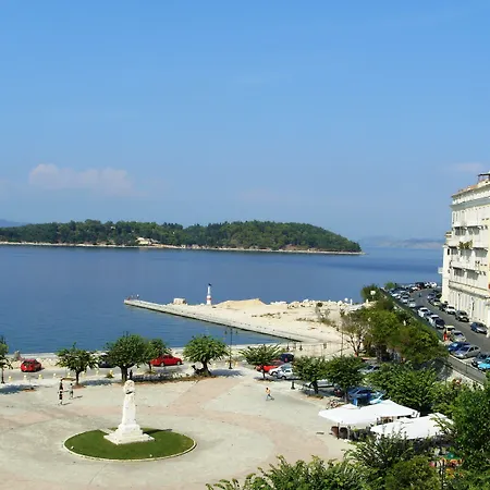 Konstantinoupolis 2*