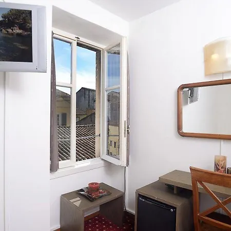 ホテル コンスタンティノポリス コルフ島