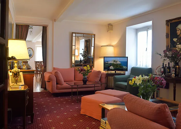 Konstantinoupolis 2*