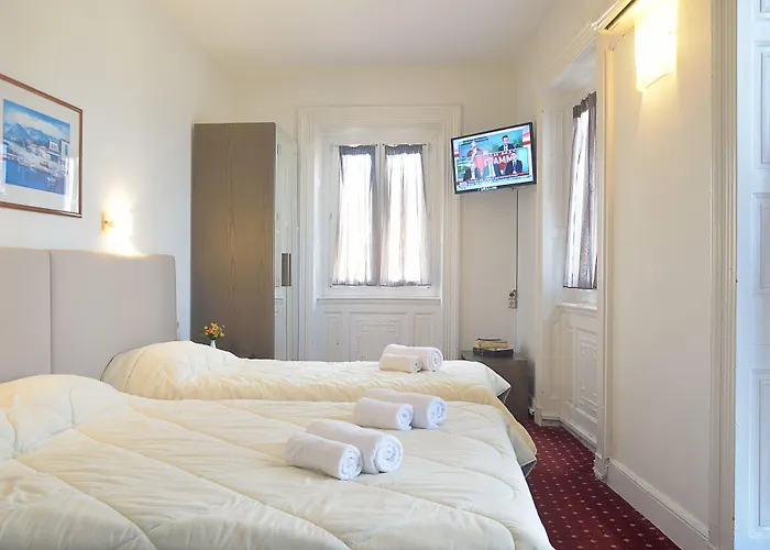 Отель Konstantinoupolis 2*