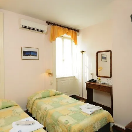 Konstantinoupolis Hotel 2*